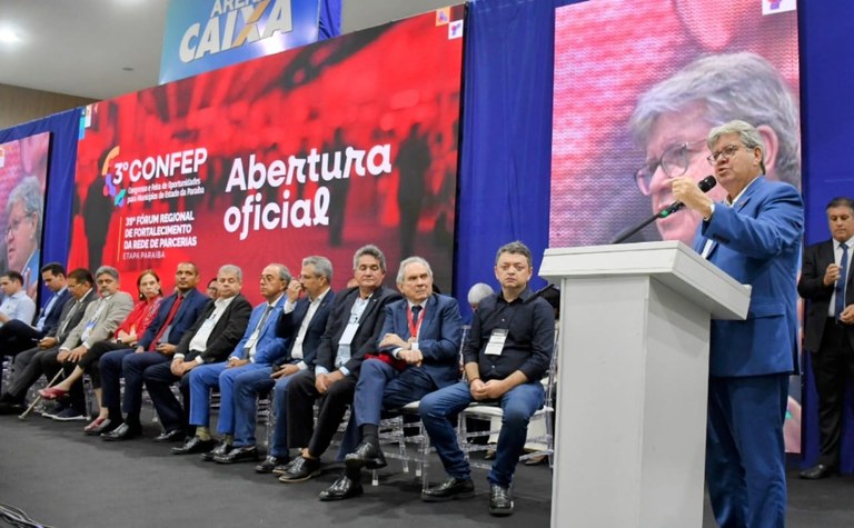 João Azevêdo participa de abertura do 3° Confep em CG e destaca gestão municipalista do Governo nas conquistas da população
