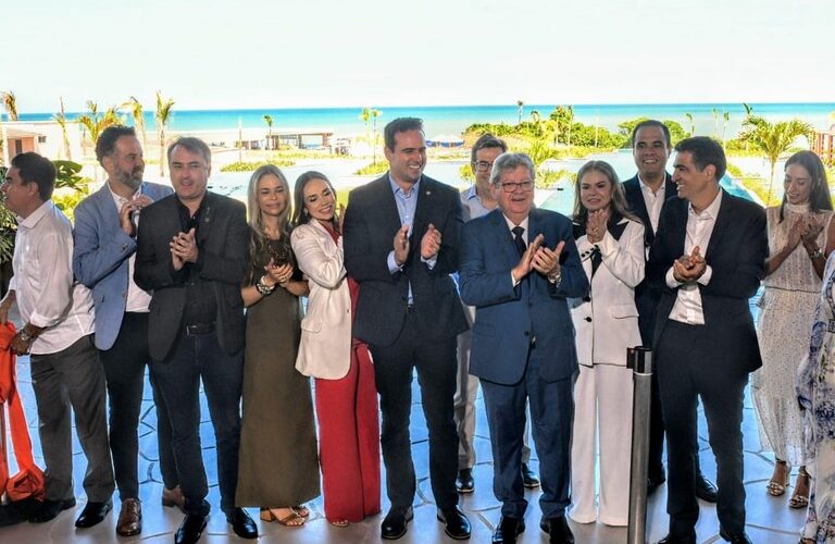 João Azevêdo participa da inauguração do primeiro empreendimento do Polo Turístico Cabo Branco