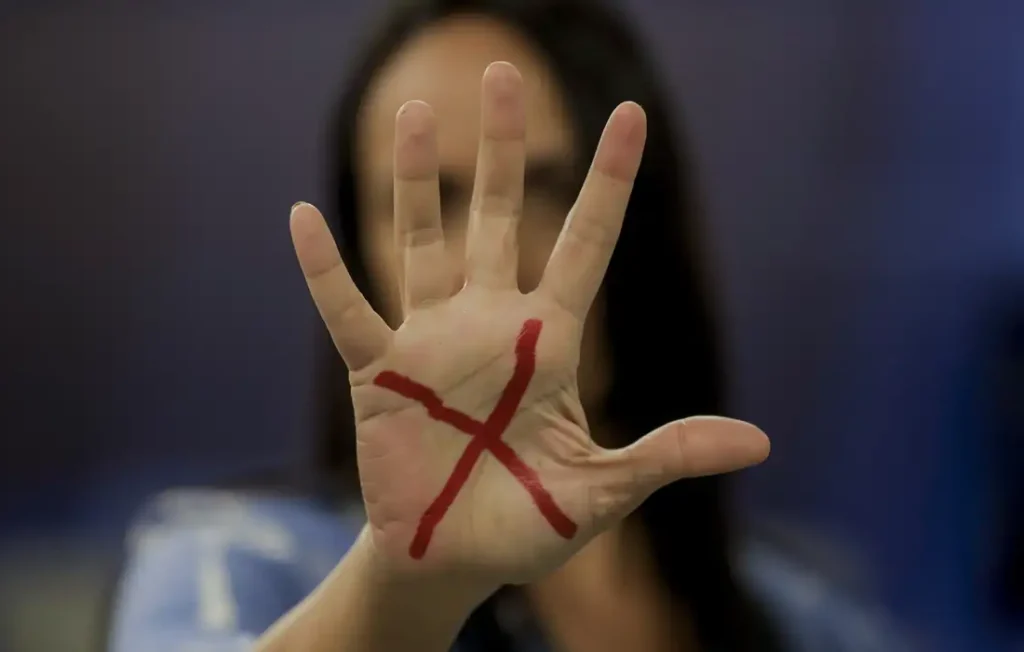 Ligue 180 pode ser obrigatório em notícias de violência contra mulher