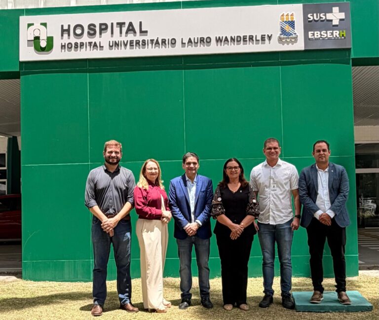 Murilo Galdino participa da entrega de novos leitos e reforça investimentos no HULW