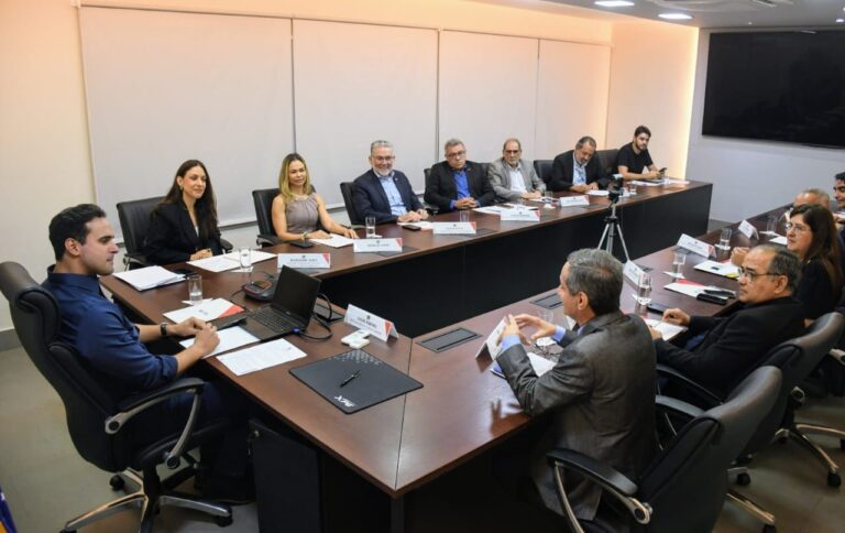 Lucas Ribeiro firma apoio para realização inédita da Convenção Nacional do Comércio Lojista na Paraíba