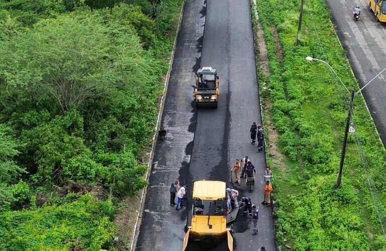 Novas obras de pavimentação em CG e Queimadas garantem mais segurança e agilidade no escoamento industrial