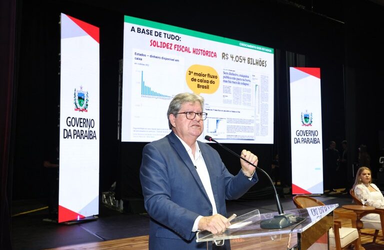 João Azevêdo presta contas à população da Paraíba e destaca legados em áreas como Saúde e Educação