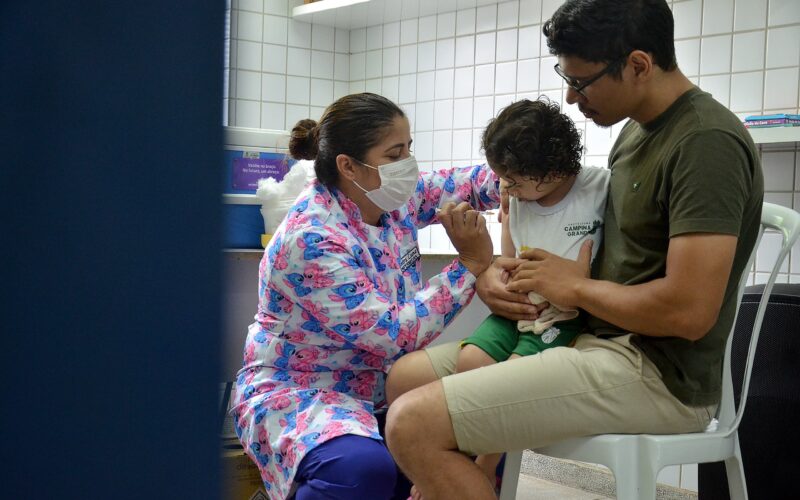 Prefeitura de Campina Grande intensifica vacinação nas escolas e creches municipais