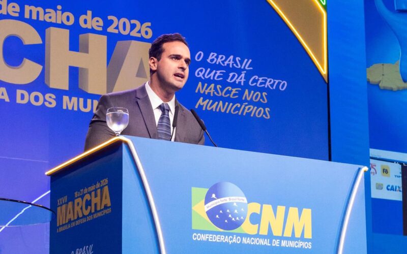 Em Brasília, Lucas Ribeiro representa governadores na abertura da Marcha dos Prefeitos e ressalta integração com municípios