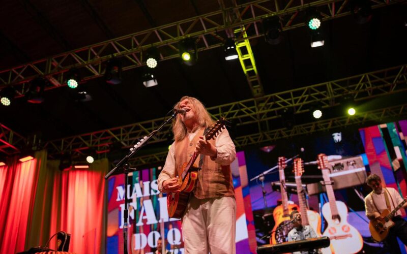 Humberto Gessinger volta ao Spazzio, com o show Acústicos Engenheiros do Hawaii, nesta sexta-feira