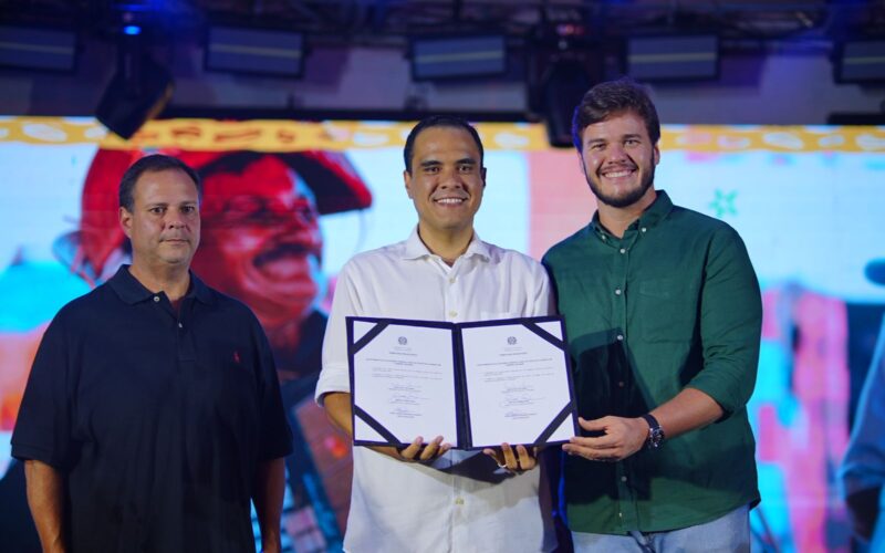 Bruno reforça papel do São João no desenvolvimento de CG, durante anúncio de investimento federal