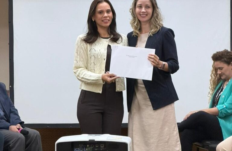 Rede Paraibana de Bancos de Leite Humano recebe certificação nacional durante congresso internacional no Rio de Janeiro