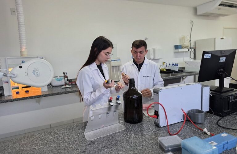 Tecnologia financiada pelo Governo da Paraíba identifica qualidade de bebidas alcoólicas no São João de CG