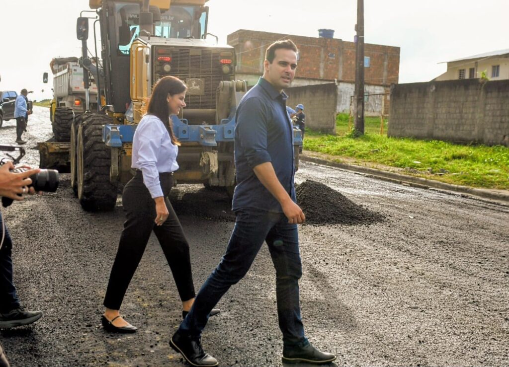 Lucas Ribeiro visita obras dos distritos industriais de Campina e de extensão da avenida Floriano Peixoto