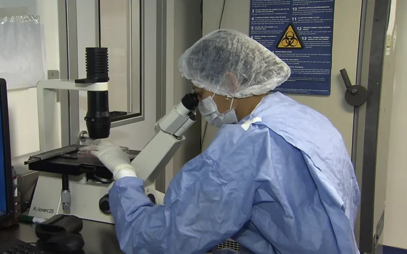 Saiba como cientistas “curaram” pacientes infectados com HIV