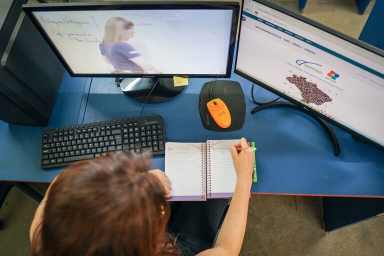 Inscrições abertas para especialização gratuita em Gestão Escolar com 50 vagas, em parceria com a Seduc