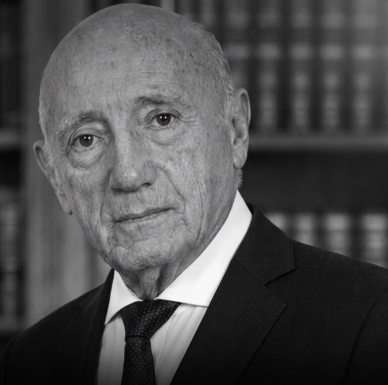 Bruno lamenta a morte do ex-secretário Milton Gomes Soares e decreta luto oficial de três dias em Campina Grande