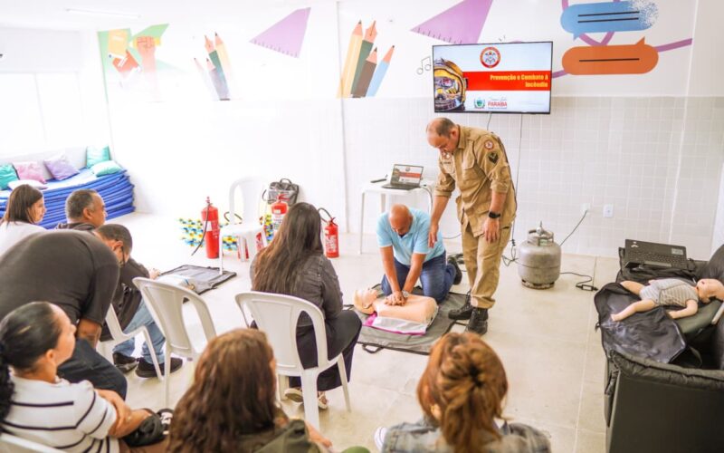Seduc promove treinamento de primeiros socorros para 900 servidores da Rede Municipal de Ensino
