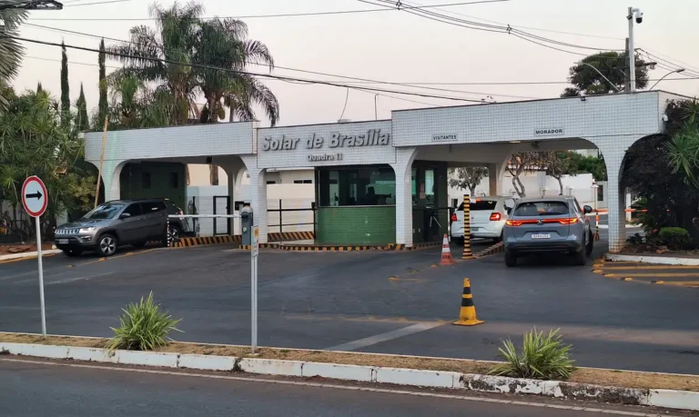 Moraes suspende visitas a Bolsonaro na prisão domiciliar
