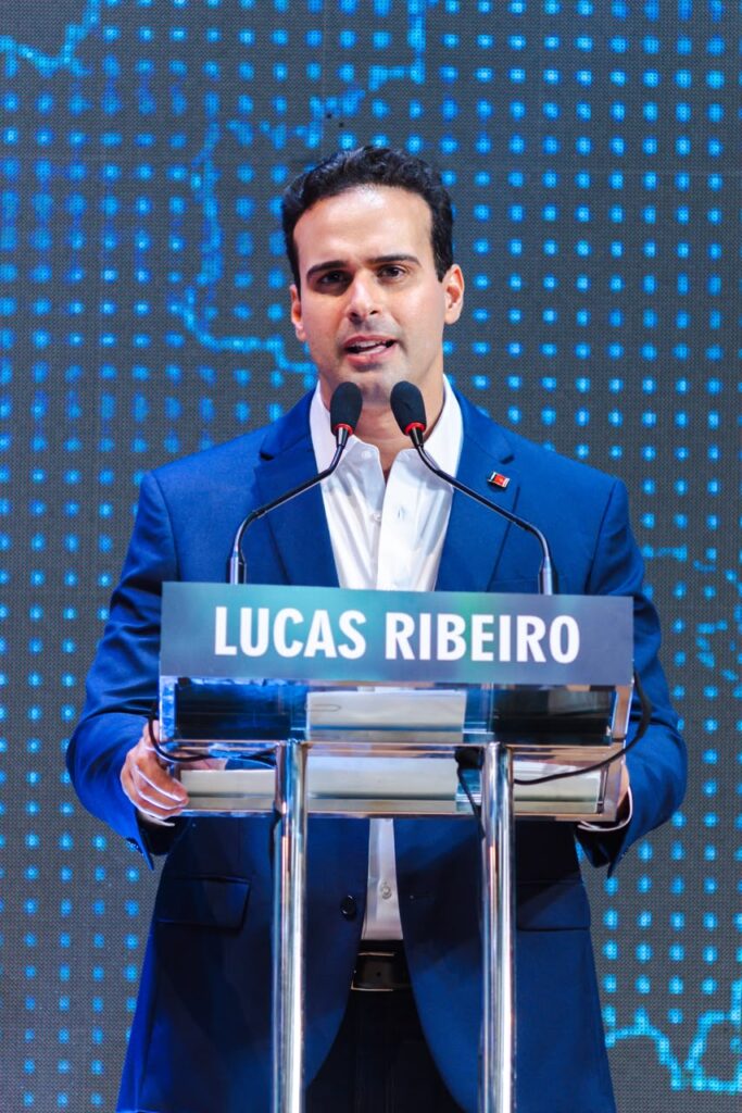 Lucas anuncia calendário de promoção na PM e destaca avanços na educação em primeiro debate