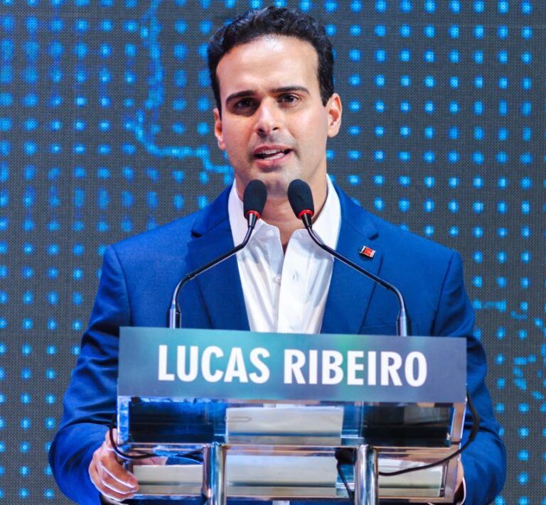 Lucas anuncia calendário de promoção na PM e destaca avanços na educação em primeiro debate