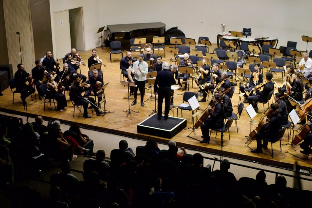 Concerto da Orquestra Sinfônica da Paraíba traz obras de brasileiros e solos de violino e viola