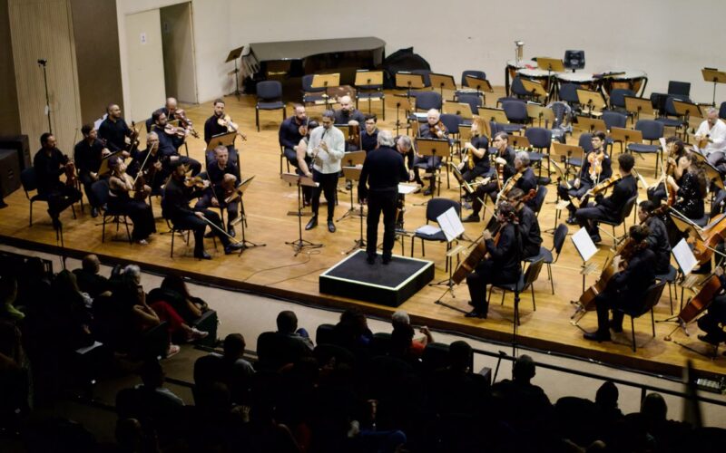Concerto da Orquestra Sinfônica da Paraíba traz obras de brasileiros e solos de violino e viola