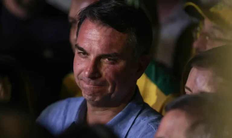 Aliado de Trump revela “Operação Alba” e bastidores da ida de Flávio Bolsonaro aos EUA