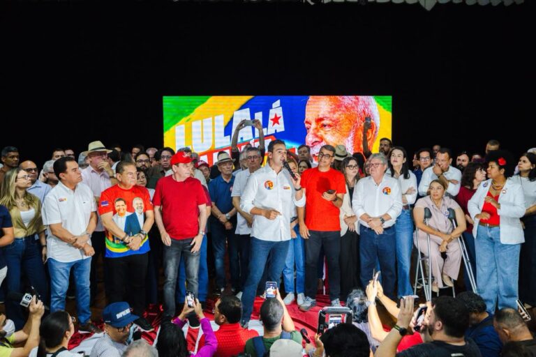Lucas reúne mais de 100 prefeitos e lideranças políticas em CG pela reeleição de Lula